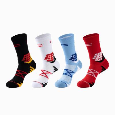 China Breathable Crew Knocks Out Performance Sports Basketball Training Compression Thick Cushioned Socks For Men for sale