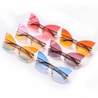 China 2021 New Selling Women's Fashion Sunglasses Butterfly With Rhinestone Sun Glass Butterfly Lenses for sale