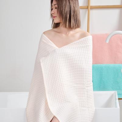 China OEM ODM QUICK DRY Organic Based Wholesale Used Rectangle Solid Color Cut Stack Antimicrobial Cotton Waffle Hotel Bath Adult Beach Towel for sale