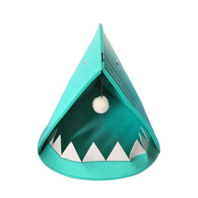 China Sustainable New Fashion Pet Fish Shaped Felt Nest Removable And Washable for sale