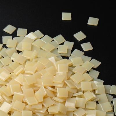 Chine Granule jaune EVA thermofusible Adhesive colle pour le carton ondulé à vendre