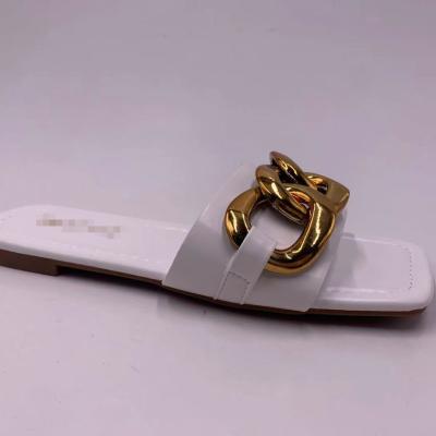 China 2022 fashion trend square toe women sandal with big gold chain accessory outdoor sandal for sale