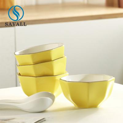 Cina Il padellame ceramico irregolare mette l'artigiano che Ceramic Serving Bowl ha fissato il bianco giallo in vendita