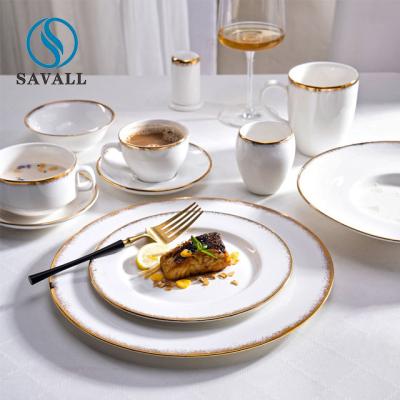 Cina ODM dell'OEM dorato di Rim Round Porcelain Dinnerware Sets Savall HoReCa disponibile in vendita