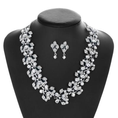 China Luxury Cute Hot Selling Necklace Earrings Fashion Jewelry Wholesale Earrings Necklace Set Women Bridal Bridal Jewelry Set for sale