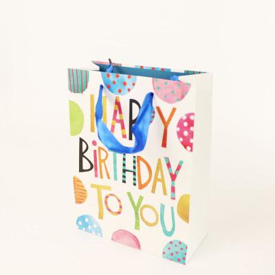 China Recyclable/Reusable /Eco Friendly /Disposable/Durable Manufacturers Specializing Birthday Gift Paper Bag for sale