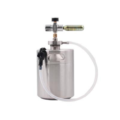 China Factory Supply Food Grade 304 SS Beer Tap Equipment CO2 Kit 2L Keg Easy To Carry And Clean Keg Mini Keg Dispenser for sale