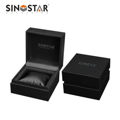 中国 Leather Wristwatch Display Box Featuring Gold Hot Stamping and Beige Lining Color 販売のため