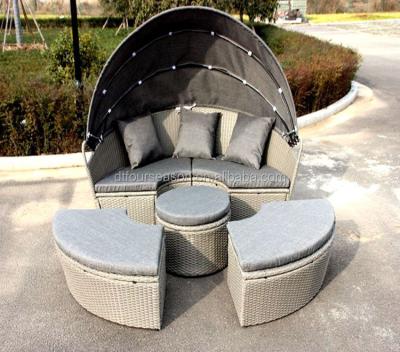 China Garden set hot selling round rattan daybed for sale