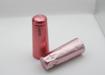 Chine Adaptez le joint aux besoins du client de chapeaux de rétrécissement de la chaleur de PVC pour l'enveloppe de rétrécissement de Champagne Wine Liquor Bottle Cap avec la rayure de larme à vendre