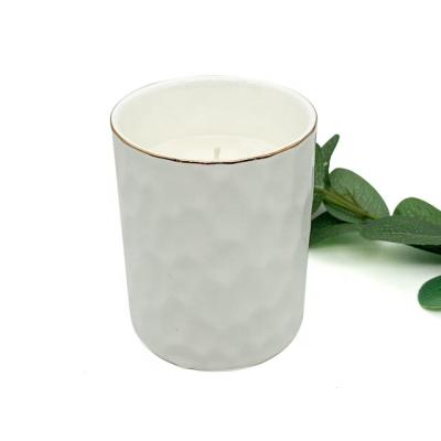 China TC32 8.8oz Soy scented wax scented candle in high quality ceramic jars with gold lines for sale