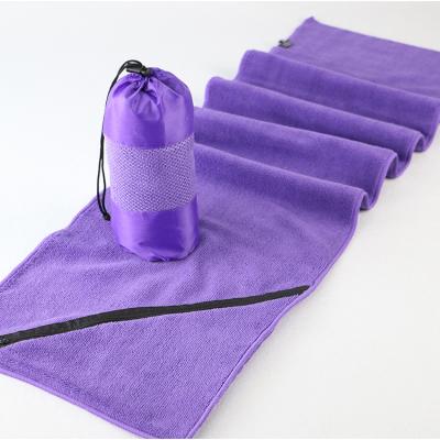 China Sustainable Gym Fitness Running Mesh Bag Soft Absorbent Microfiber Sports Towel Sweat Towels With Zipper Pocket for sale