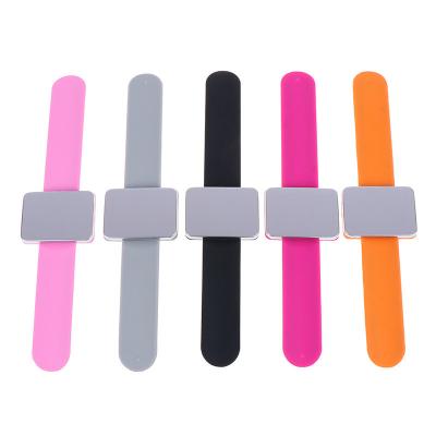 China Magnetic Silicone Wrist Strap Wrist Strap Wristband for Hair Clips Pin Cushion Magnetic Holder for sale