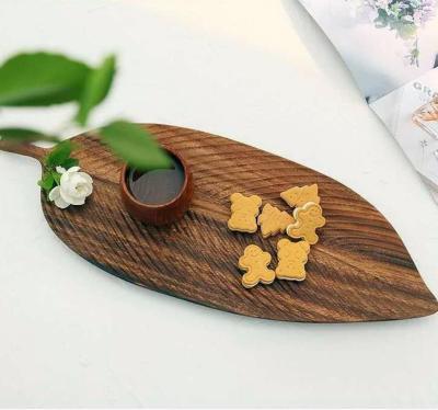 China Wholesale Minimalist High Quality Leaf-shape Acacia Wood Tray for sale