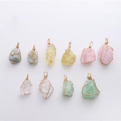 China Healing stone quartz pendant necklace gold stone wrap natural raw stone romantic pendant stone necklaces for women jewelry for sale