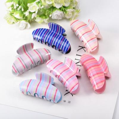 China Soft Fashion Acrylic Hairpin Women's Bath Dish Hair Claw Wave Edge Printed Hairpin Stripe Hair Grip for sale