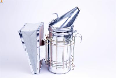 China Customized Stainless Steel Bee Smoker Manual / Electric Type For Beekeeper for sale