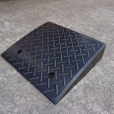 China Durable Rubber Curb Ramp /Rubber Curb Ramp With High Quality for sale