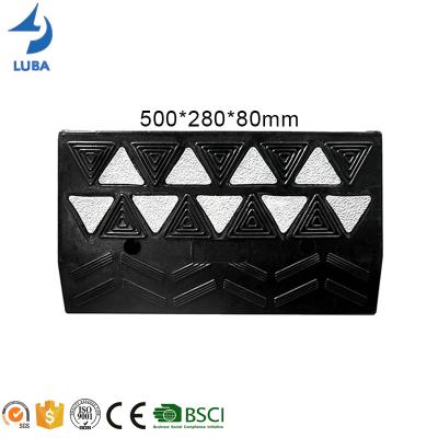 China Durable 500 X 280 X 80mm CE Standard Road Car Rubber Curb Ramp for sale