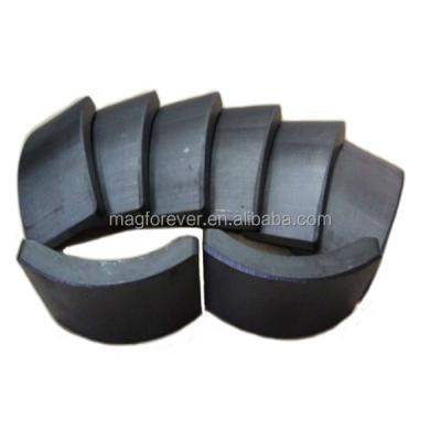 Cina Best Quality Arc Shape Y35 Y30 Segment Ferrite Permanent Magnetic Magnets Tile Shape Industrial Magnet Customized For Motor in vendita