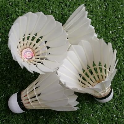 China Professional tournament lingmei model 90 goose feather badminton shuttlecock wholesale for sale