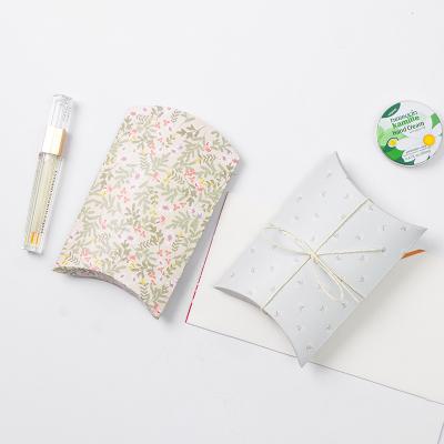 China 2021 Recyclable New Arrived Korean Fresh Pattern Small Paper Packaging Gift Box for sale