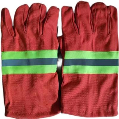 Chine Gants anti-dérapant avec points de colle Gants adhésifs de taille uniforme 97 Forage, Forage d'incendie, Forage scolaire, etc. à vendre