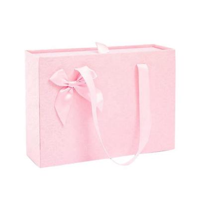 China Handmade Cosmetic Gift Box Skin Care Packaging Paper Boxes Customize Gift Bags With Logo for sale