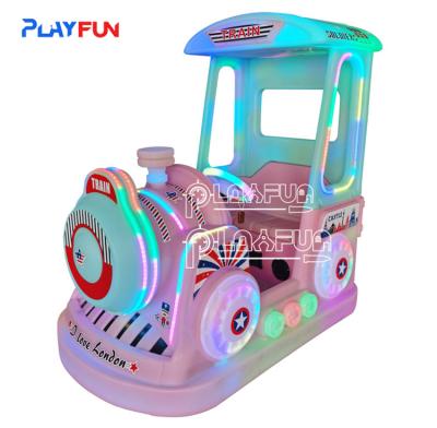 Chine Les enfants montent dans un train avec une pièce de monnaie. Les enfants montent dans une machine à jeux. à vendre