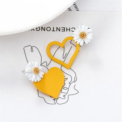 China 2022 Fashion Trendy Cool Dangling Girl Daily Wear Earrings Jewelry Stud Celebrity Earrings For Women for sale