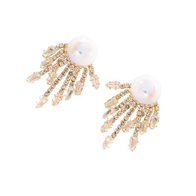 China TRENDY new design studded fashion jewelry crystal women fashion earrings 2022 unique earrings for wedding for sale