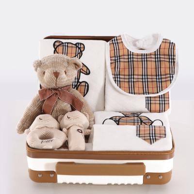 China Brown Bear Little Boys Cotton Breathable Baby Clothes Spring Baby Rompers Baby Gift Set Set Box For Newborn for sale