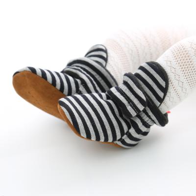 China Flat Newborn Baby Shoes Striped Knitted Fabric 0-1 Years Infant Soft Sole Winter Warm Boots For Toddler for sale