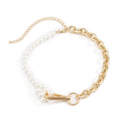 China Amazon European fashion new 2021 FASHIONABLE imitation pearl chain necklace lock and American necklace for sale