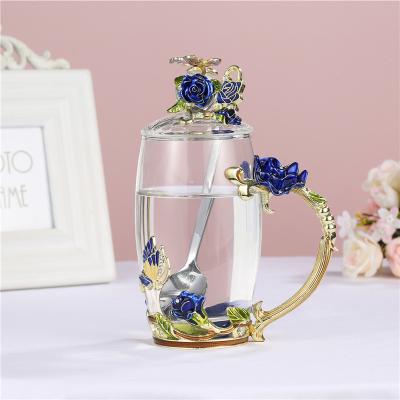 Chine Tasses en verre de tasse de café de l'émail 320ml avec le papillon fait main Rose de cuillère à vendre