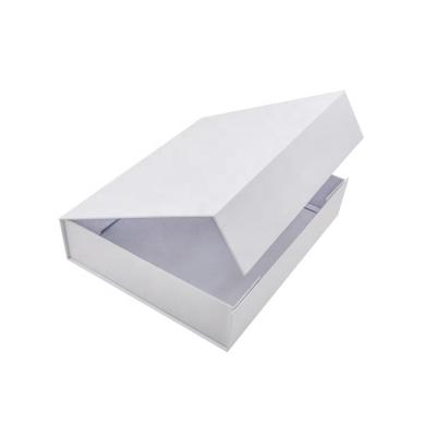 China Recyclable Luxury Folding Cardboard Gift Boxes Custom Printed Paper Clamshell Magnetic Gift Boxes for sale