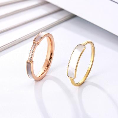 China 2022 Trendy Tarnish Free Natural Stainless Steel Shell Ring 14K Rose Gold White Shell Finger Ring for sale