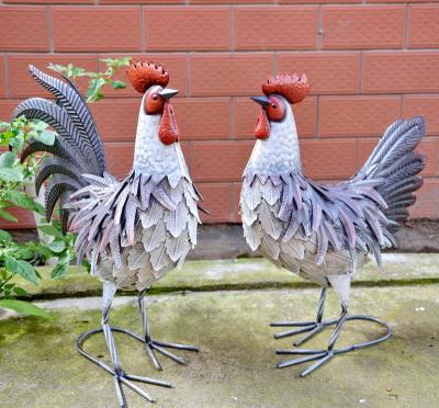 China Europe Outdoor Garden Decor Iron Chicken Hen And Metal Rooster Figurine for sale