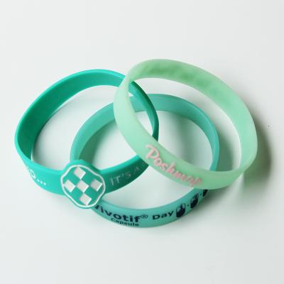 China Goods Customized Different Types Reflective Hand Silicone Rubber Band Wrist Bracelets Silicone Wristband for sale