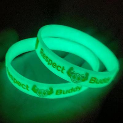 China Advertising cheap custom luminous wristbands no minus gift boce big discount silicone for sale