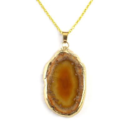 China Hot Selling Golden Dangling Raw Stone Necklace Girls Europe Agate Slice Vacation Jewelry Gifts for sale