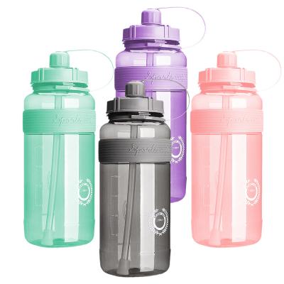 China New Design Tall Water Bottle Summer Large Capacity Viable Colorful Portable Water Cup Straw Plastic Cup for sale