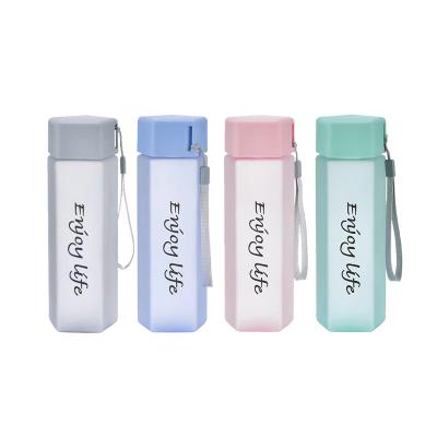 China Sustainable Custom Tritan Water Bottles Plastic Logo Sports Drinking Bottle With Straw Lid for sale