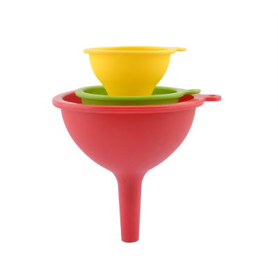 China Kitchen Tools Wholesale Kitchen Tools 3Pcs Eco-friendly Set Silicone Oil Funnel For Water Oil Bee Wine for sale