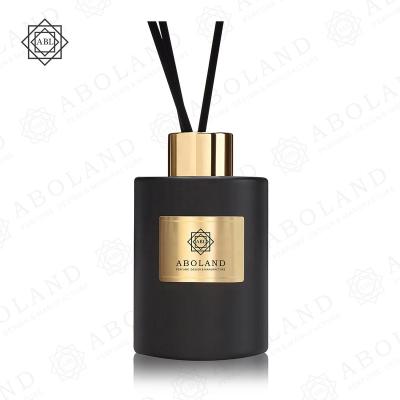 China Single Wholesale Large Glass Diffuser Bottle Custom Color&Logo Simple Design for sale