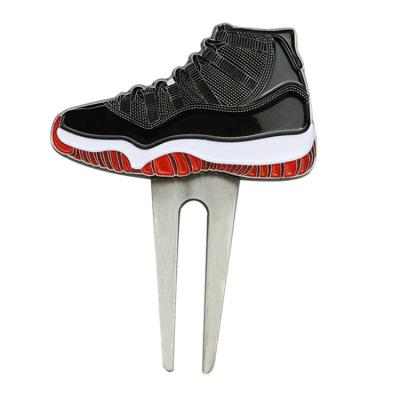 China Creative Sneaker Design Free Sample Alloy Sneaker Model Fork Golf Repair Digging Tools With Low Price for sale