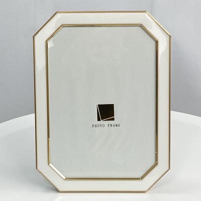 China Beautiful High Quality Eco-Friendly Durable Octagonal Geometric 8X10 Wall Picture Frame With Velvet Back for sale