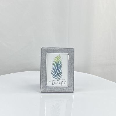 China Durable Eco-friendly Desktop Decorative Enamel Finishing Mini Picture 2.5X3.5In Metal Silver Glitter Photo Frame for sale