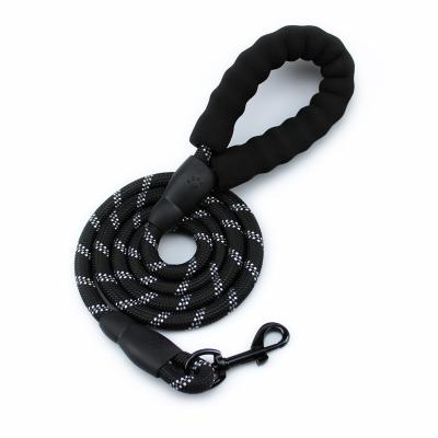 China Thoughtful Strong Leash For Large And Medium Sized Dogs Thoughtful Heavy Duty Dog Rope Leash With Soft Padded Anti-Slip Handle for sale