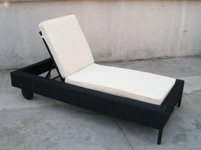 Chine Canapé réglable noir de Sun de rotin de patio avec le coussin blanc à vendre